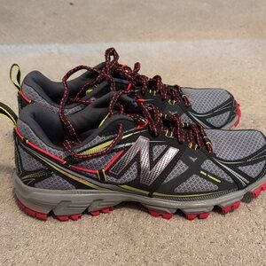 New Balance women’s Black and Red Athletic Shoes